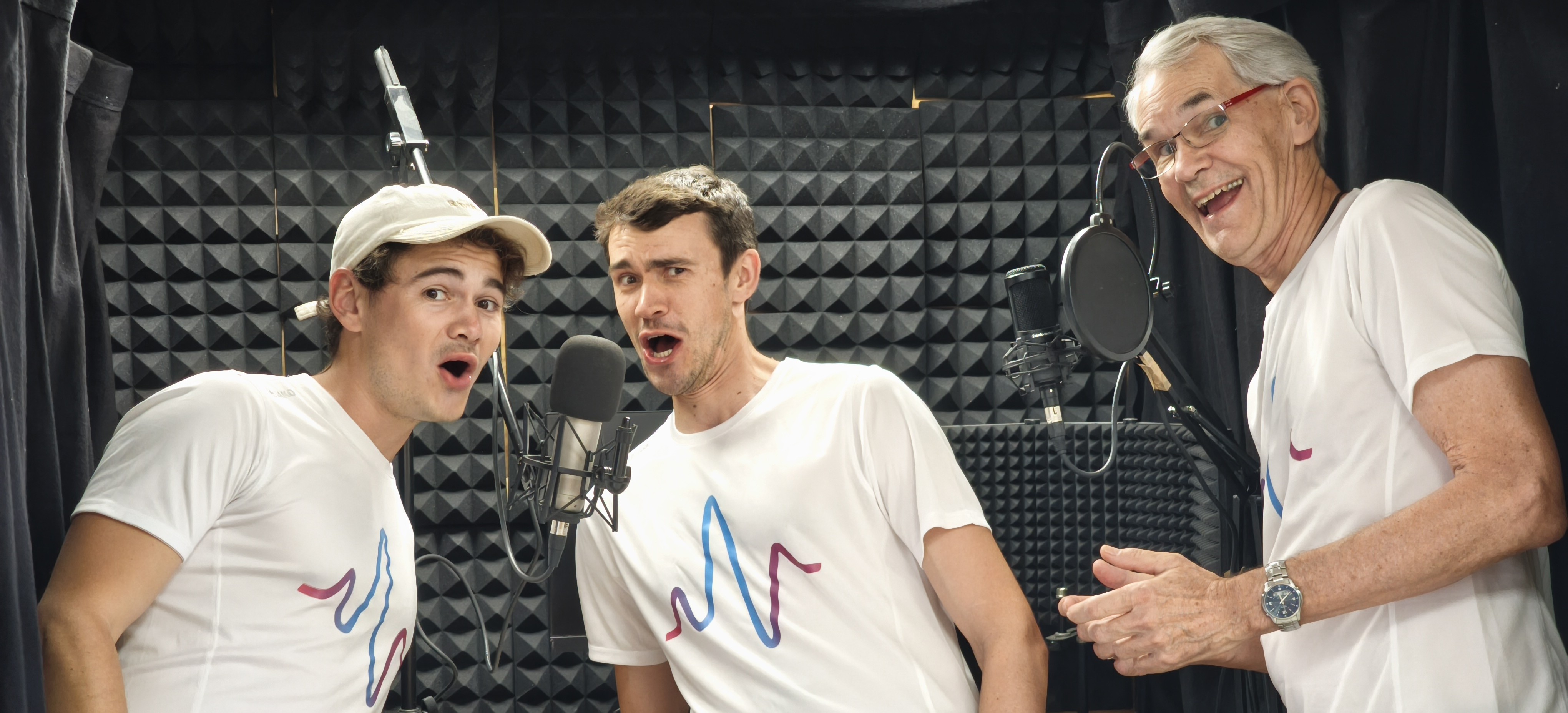 Das RUNLINE-Team bei einer Audioaufnahme im Studio